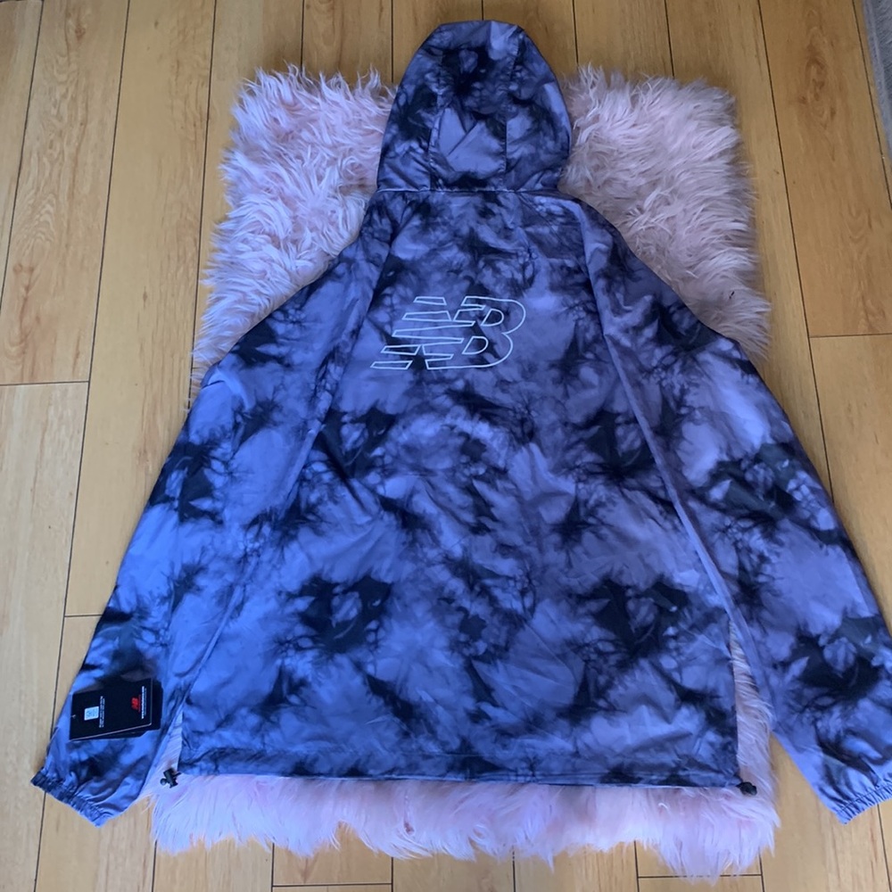 NB Athletic Amplified Windbreaker - Picture 2 of 5